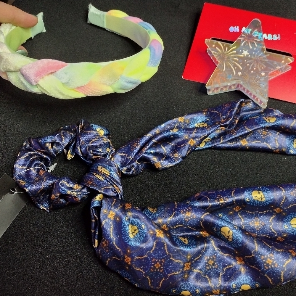 Hair Accessory Bundle - Picture 2 of 6